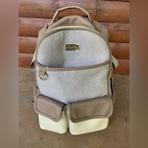 Itzy Ritzy boss backpack. Vanilla latte.